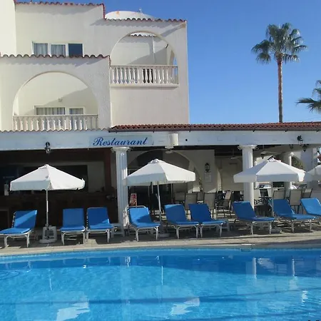 Apartahotel Tsialis 4*
