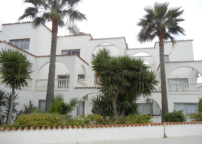 τσιάλης Ξενοδοχείο με διαμερίσματα Πύλα