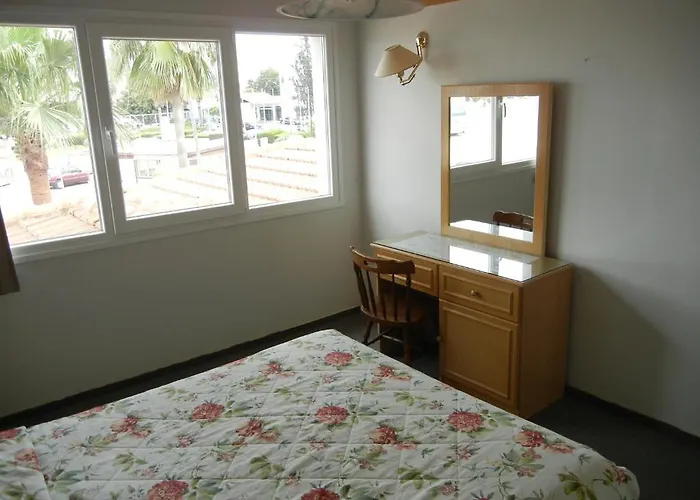 Tsialis Апарт-отель 4*