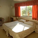 מלון דירות Tsialis 4*