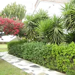 Tsialis מלון דירות 4*