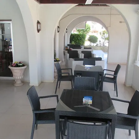 Aparthotel Tsialis Pyla